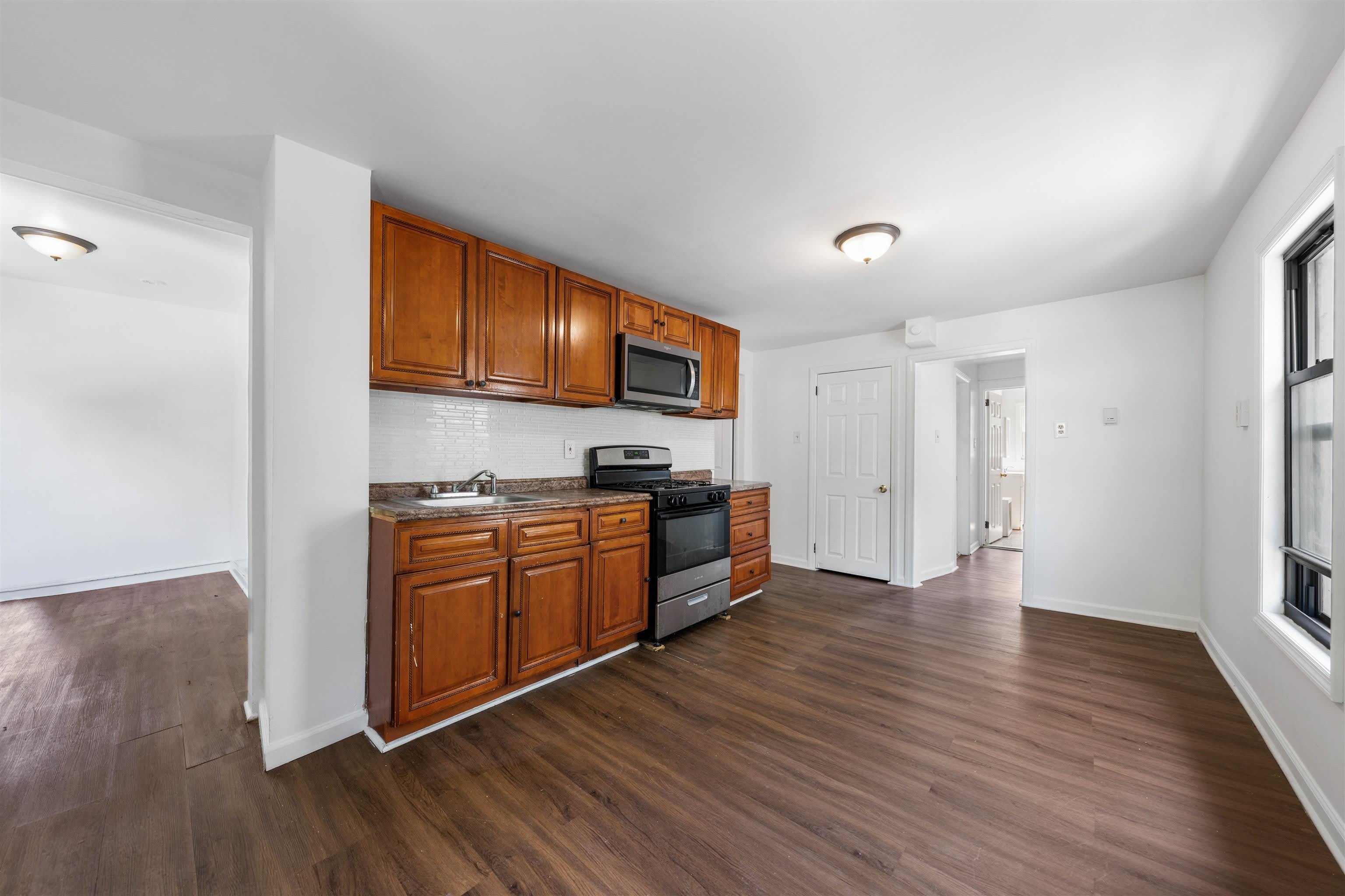 485 CARY ST – photo 5
