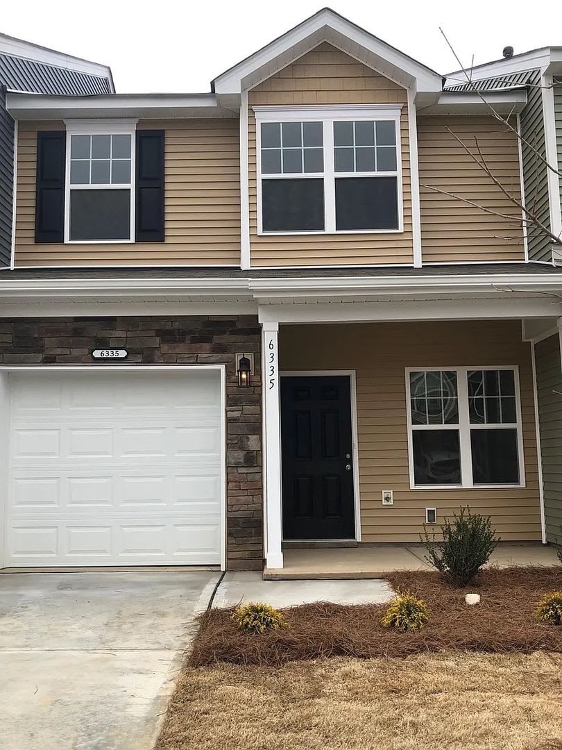 Room in 3 Bedroom Home at Revolutionary Trl – photo 4