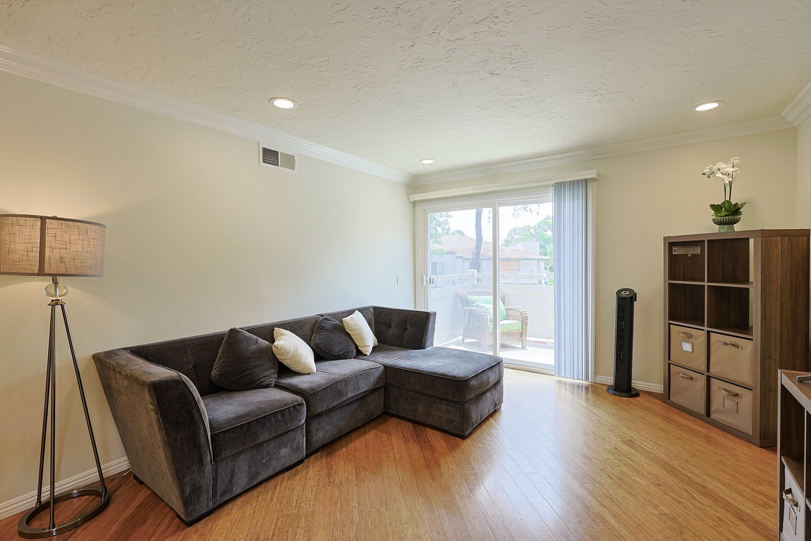 Gorgeous 2 Bedroom 2 Full Bath Near La Jolla Village – photo 3