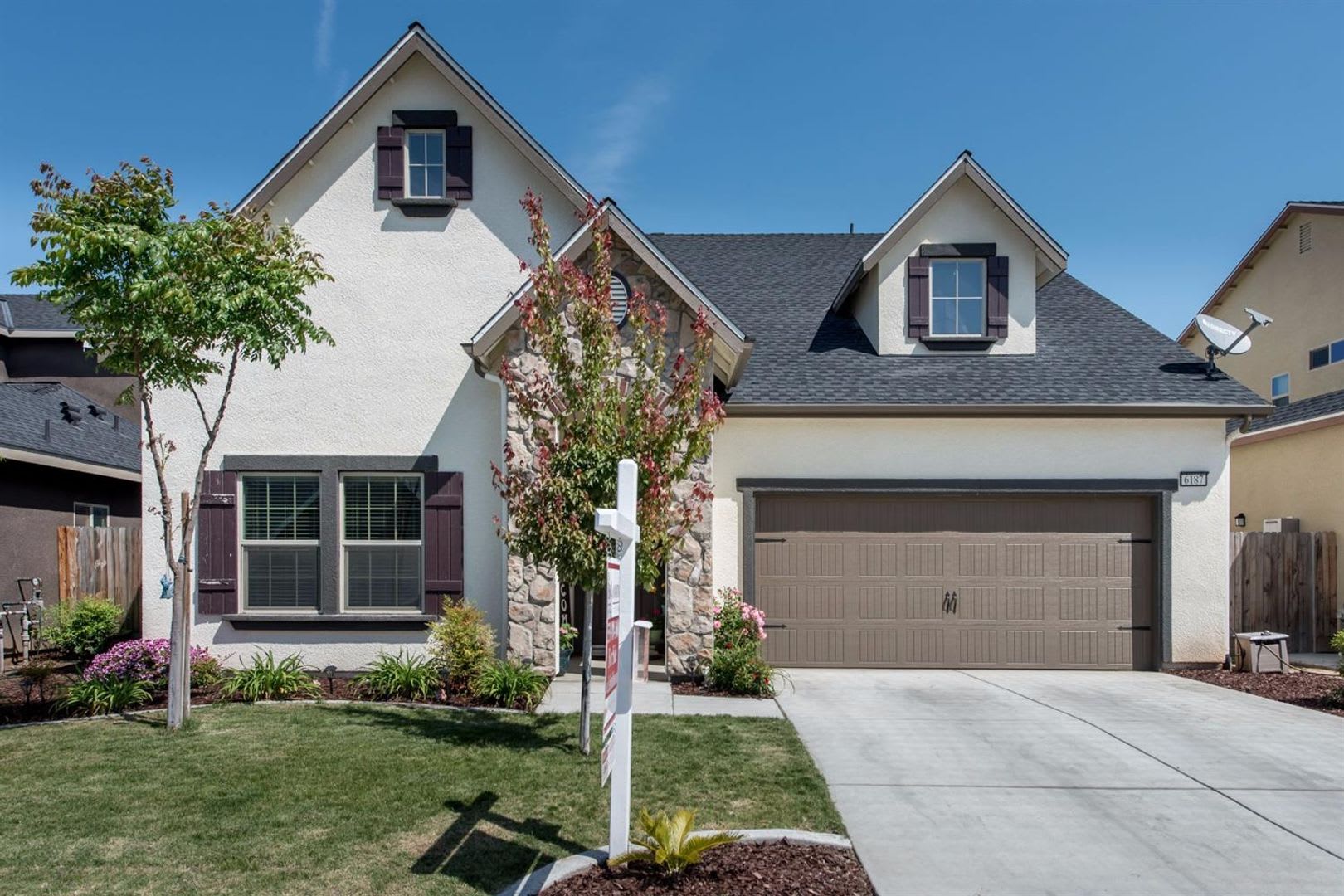 4 Bed 2 5 Bath Garage 2 Story House 2 697 Square Feet Of A Beautiful Home – photo 1