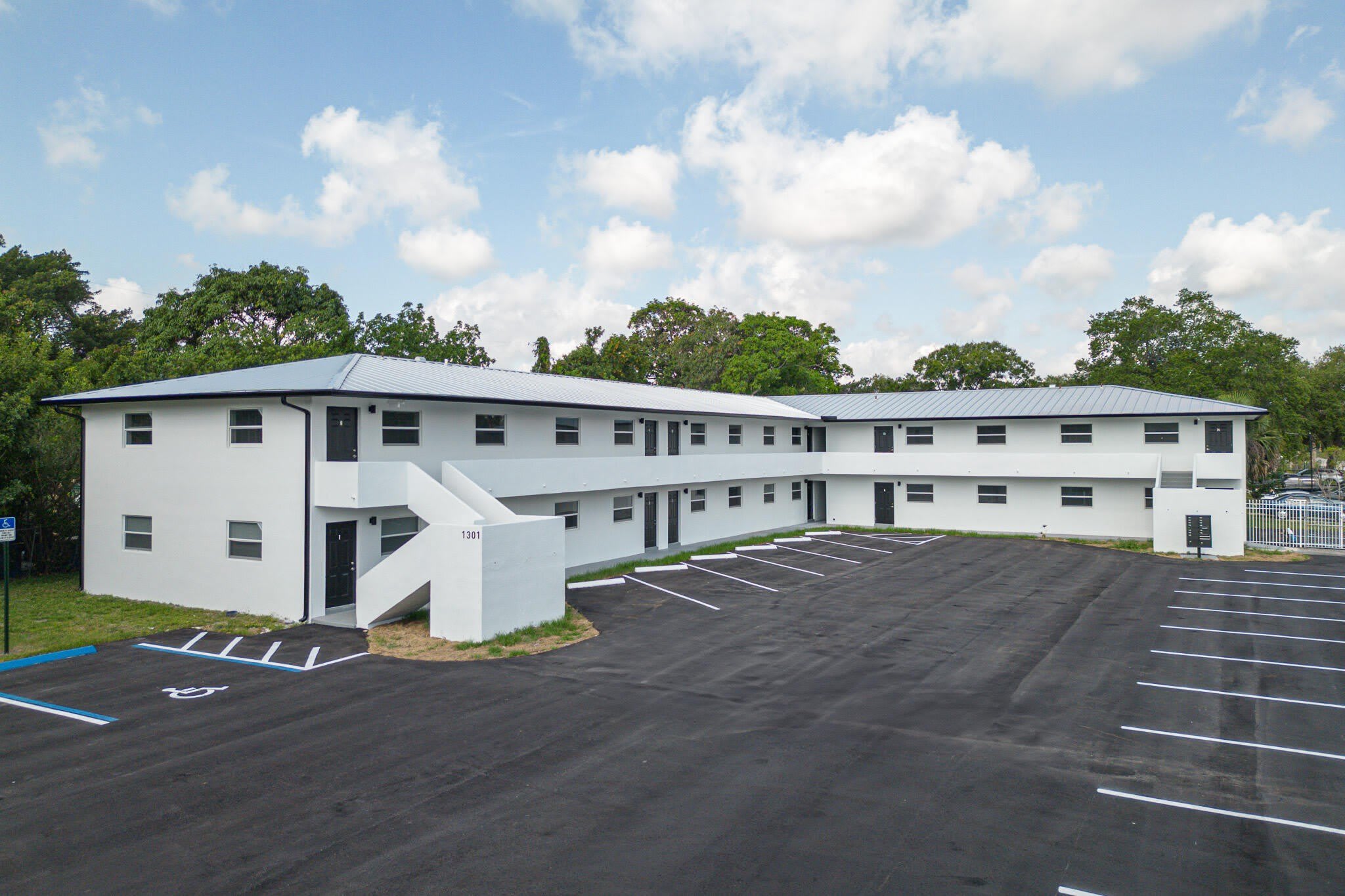 1301 Emerald Terrace – photo 1