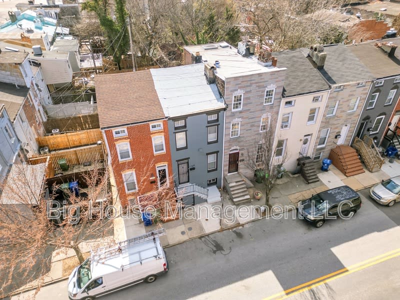 1105 W Lombard St – photo 4