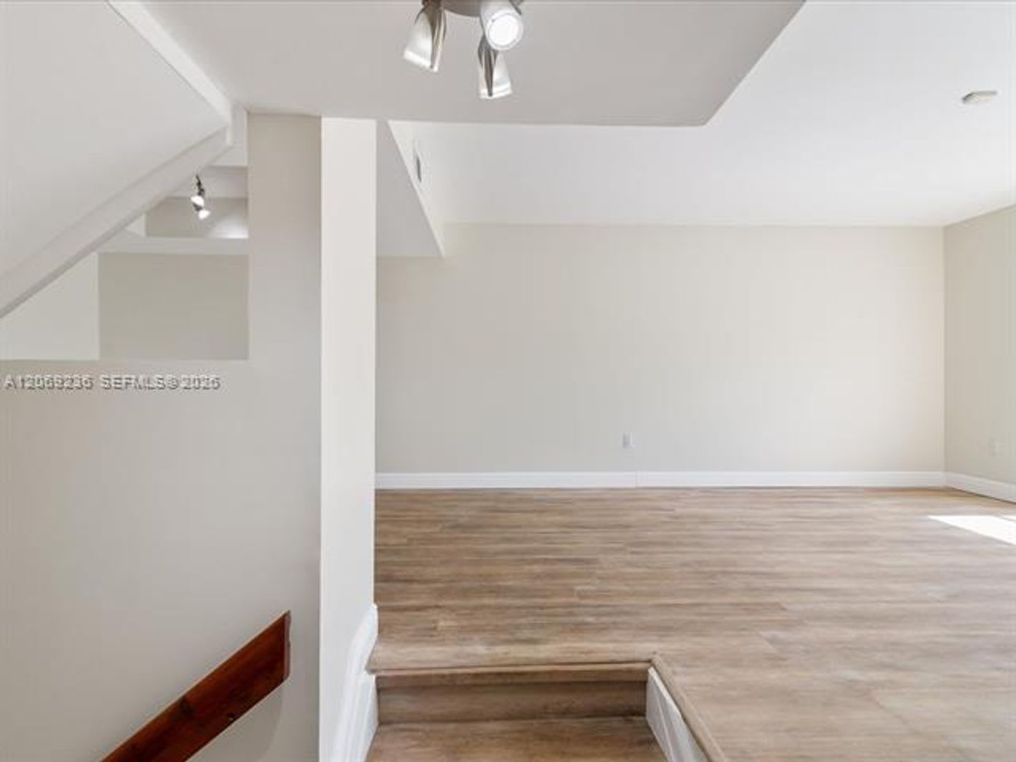 390 NW 86th Pl th 201, Miami, FL 33126 – photo 5