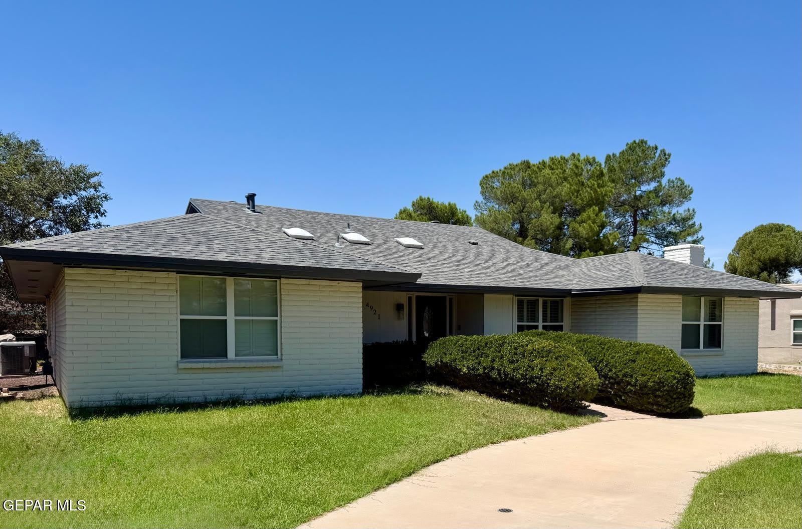 4921 VISTA GRANDE Circle – photo 2