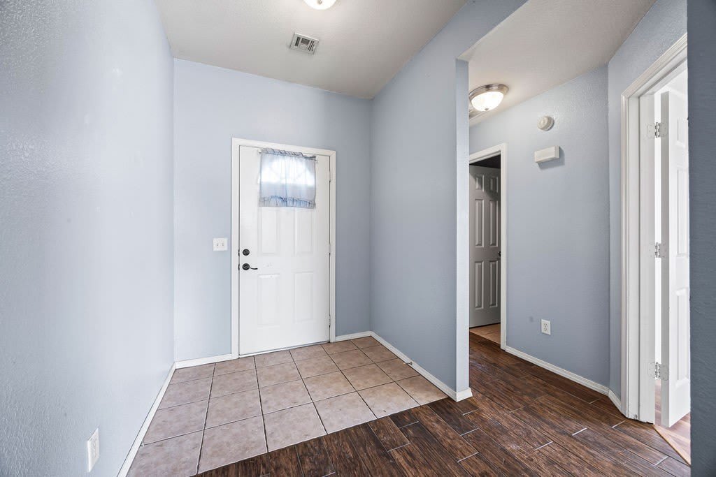 851 Honeysuckle Drive – photo 4
