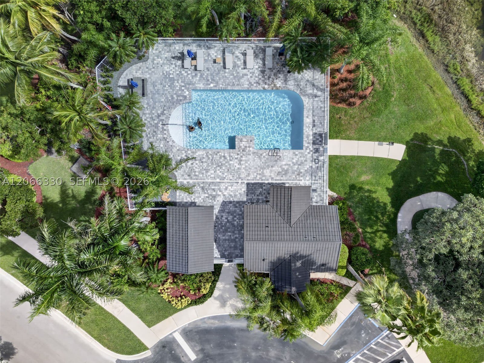1520 Seabay Rd – photo 5
