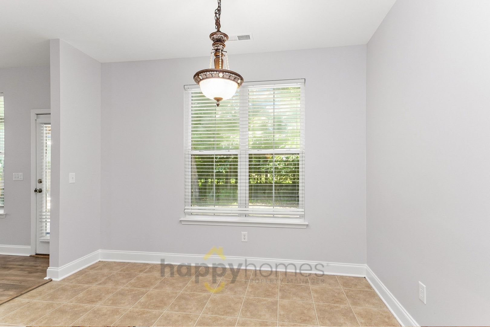 Spacious 4-Bedroom Home with Double Porches & Fenced Yard in Ladson – photo 5