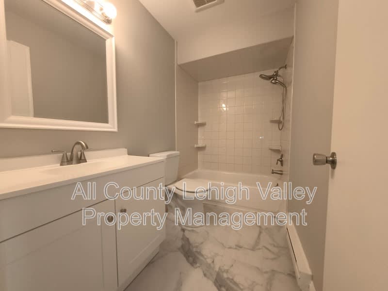 806 S Armour Dr – photo 4