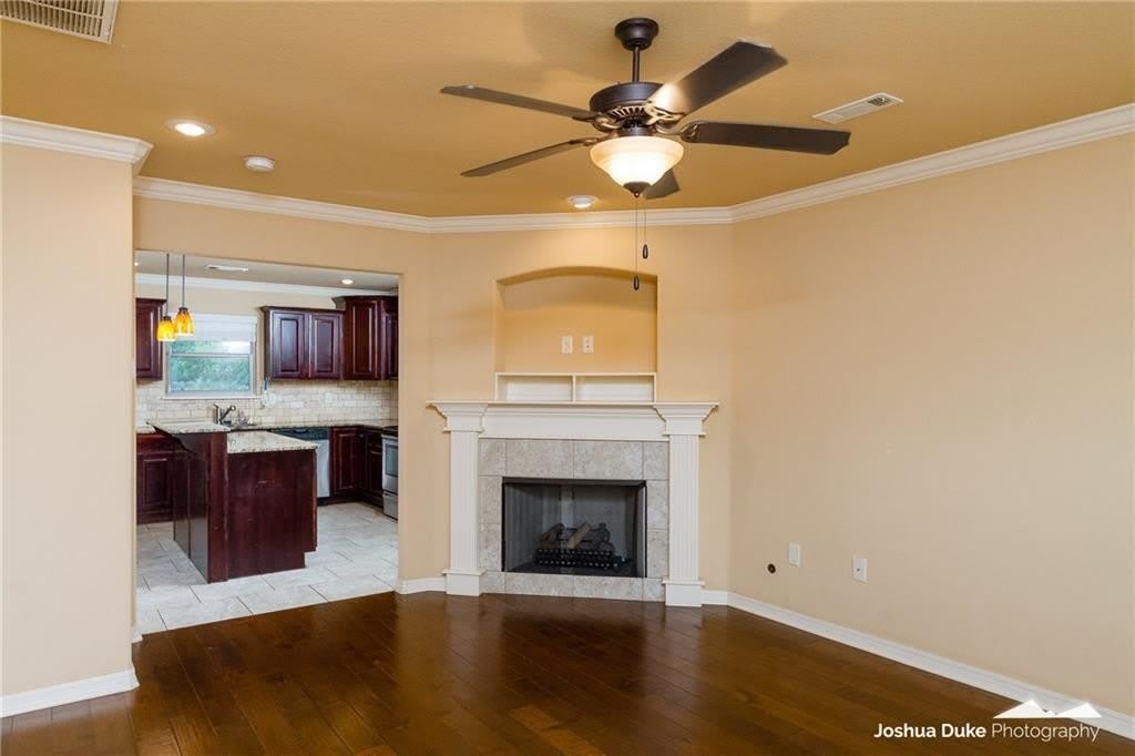 2657 N Valencia Avenue – photo 3
