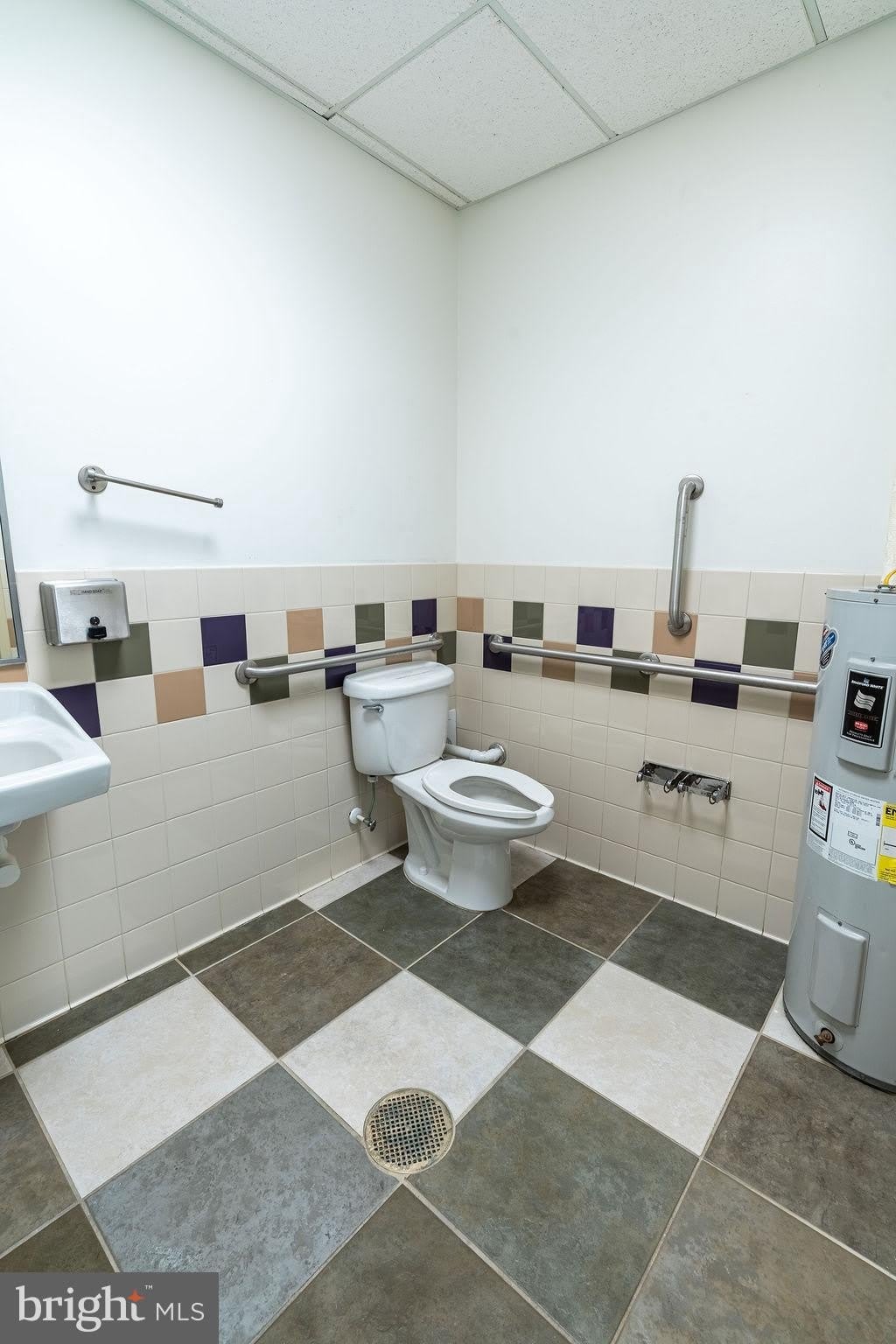 1003 Avenue Of The States – photo 4