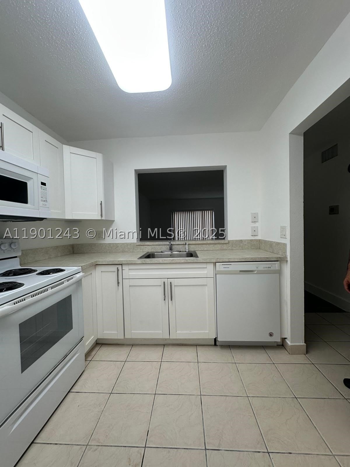 18101 NW 68th Ave – photo 3