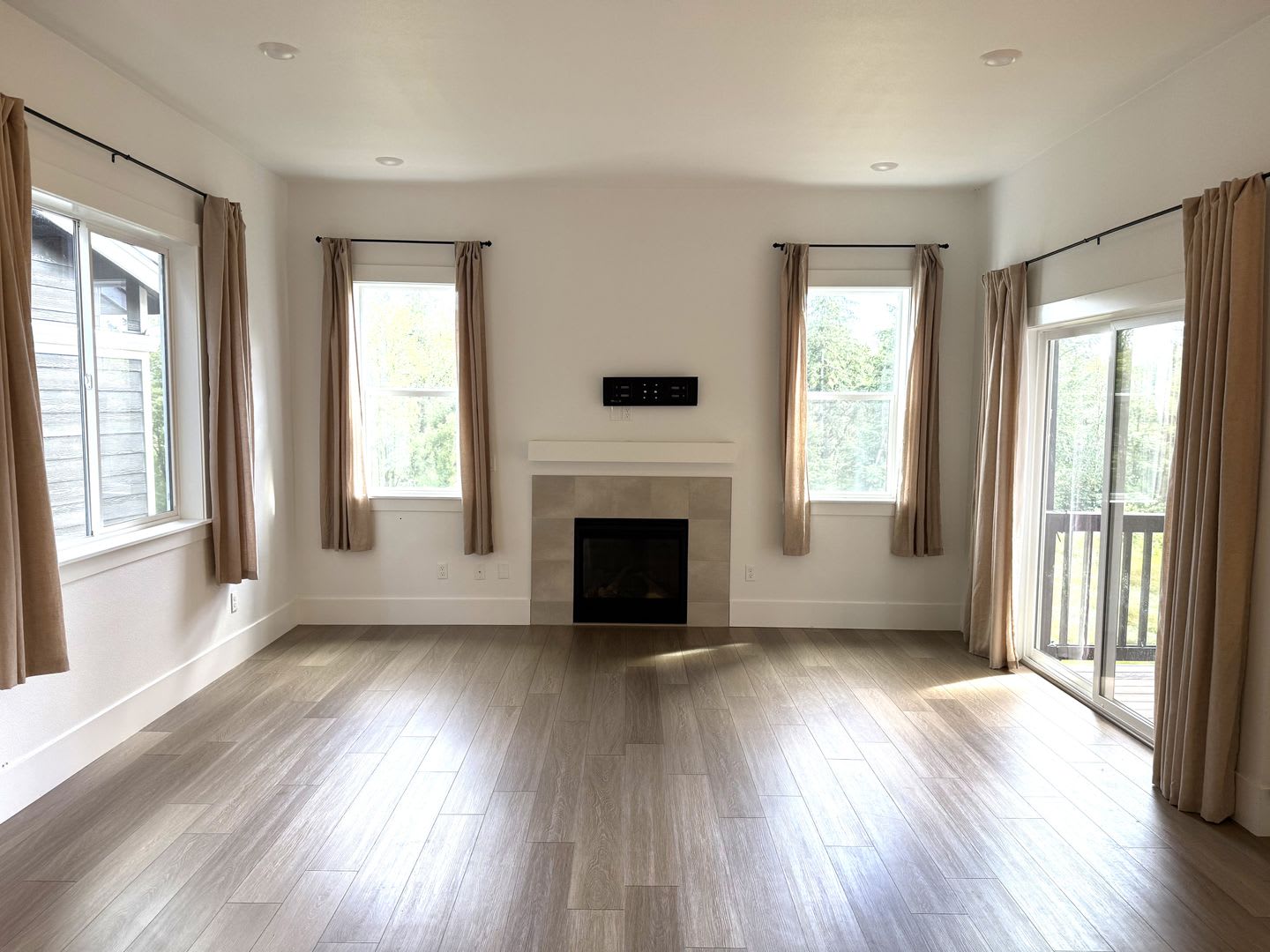 17820 Sw Maiden Court Gorgeous Tri Level Home – photo 2