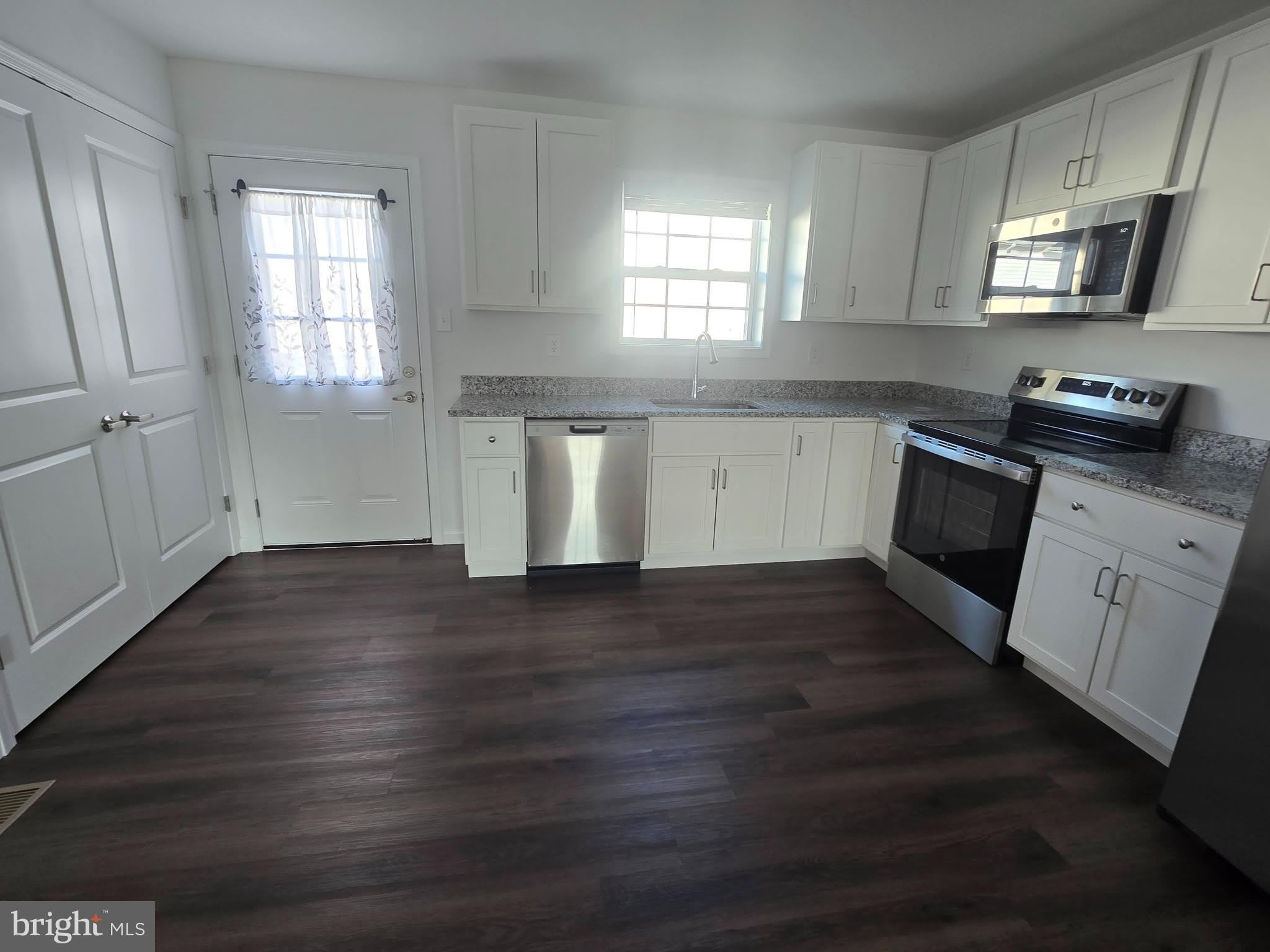 14 Snowdrop Court – photo 3