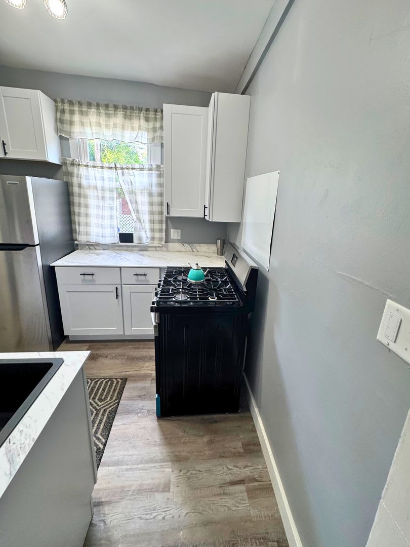 Charming and Spacious 4BR, 2BA Townhouse – photo 3