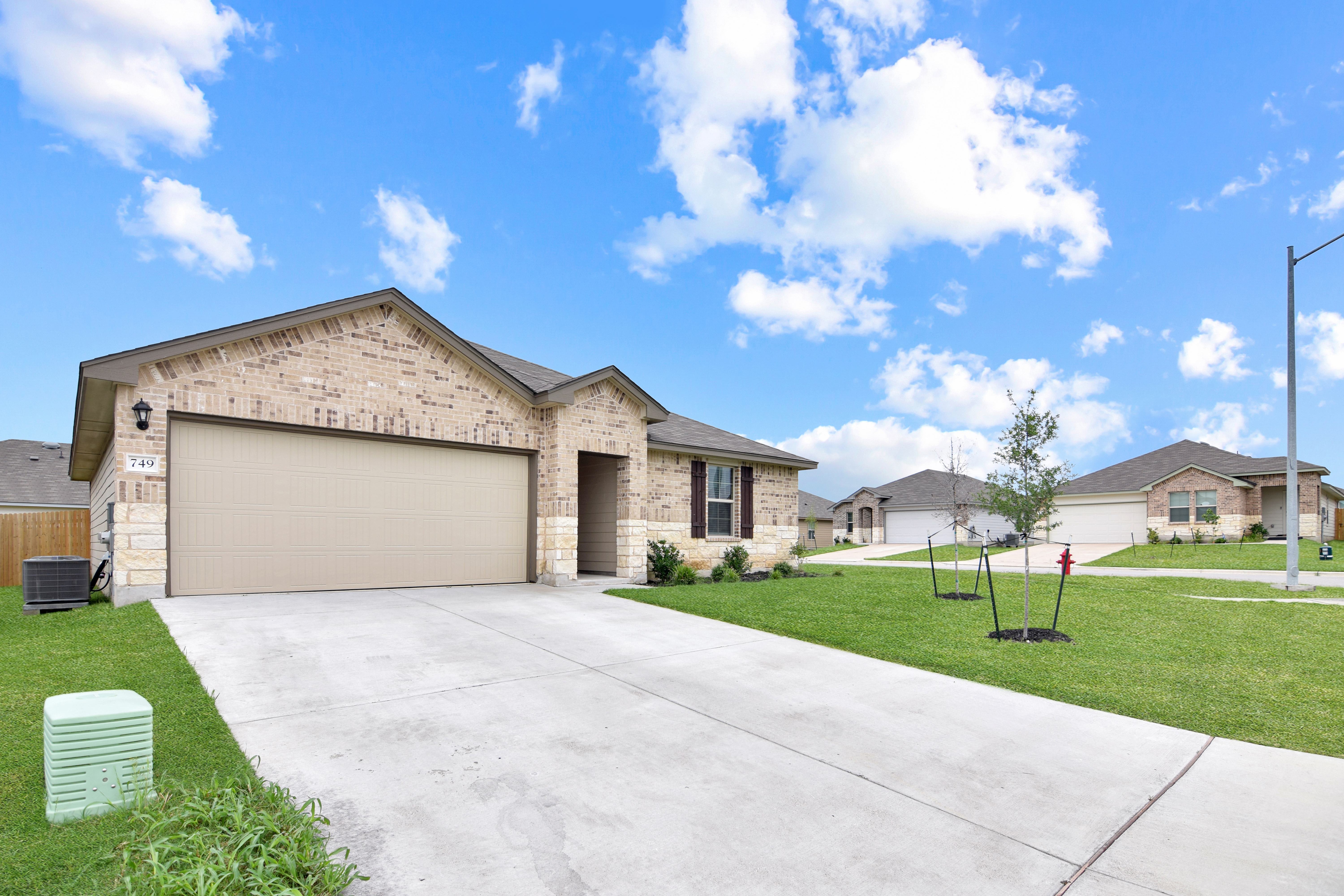 749 Jersey Ct – photo 2