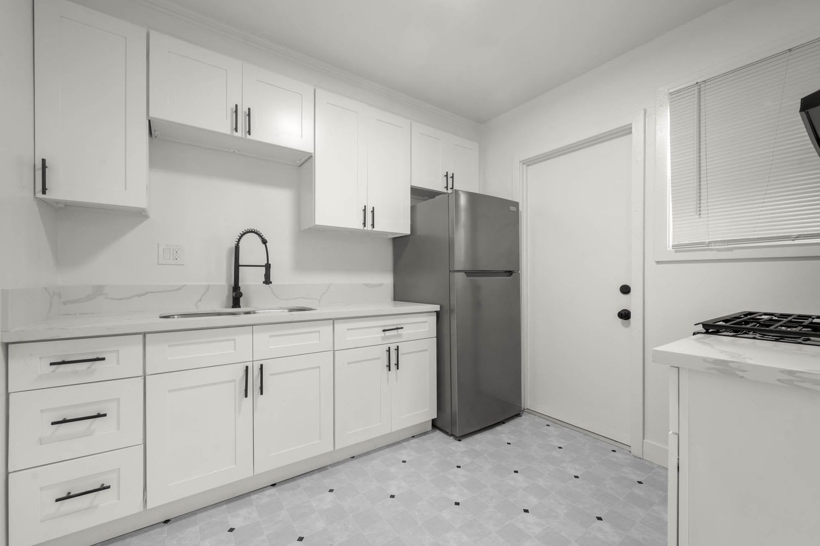 3335 W. Stocker Street – photo 3