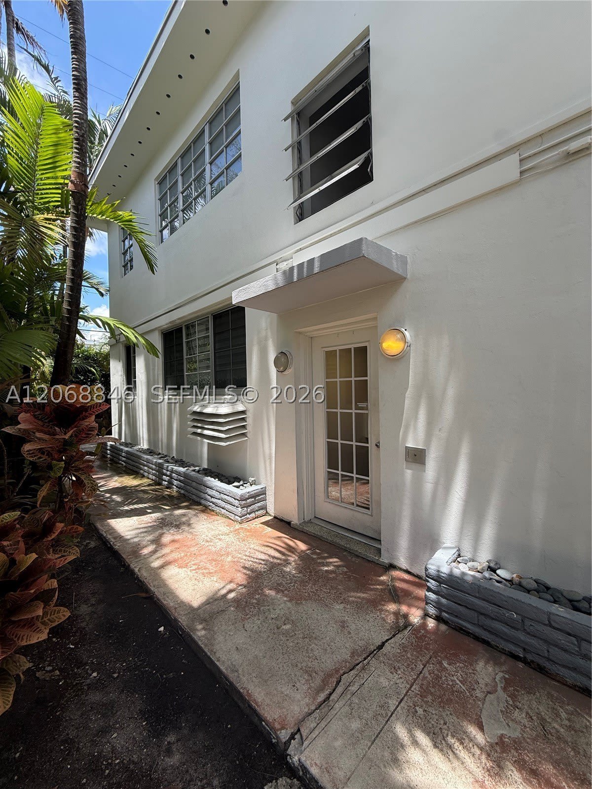 1616 Michigan Ave – photo 1