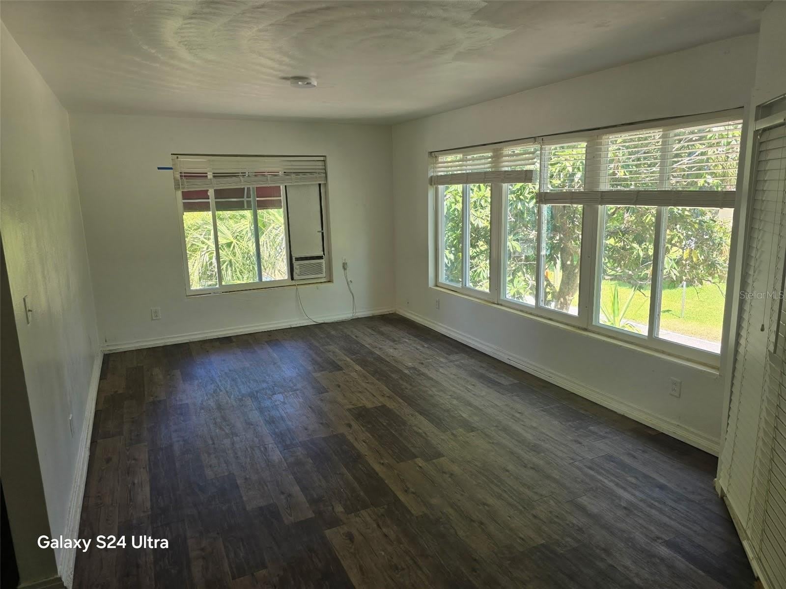 7306 EARLWOOD Avenue – photo 3