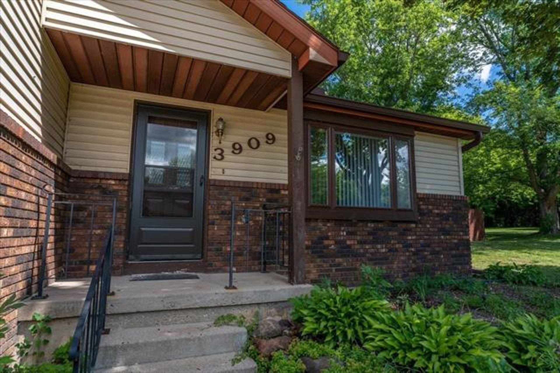 3909 Patrick Henry Way – photo 4
