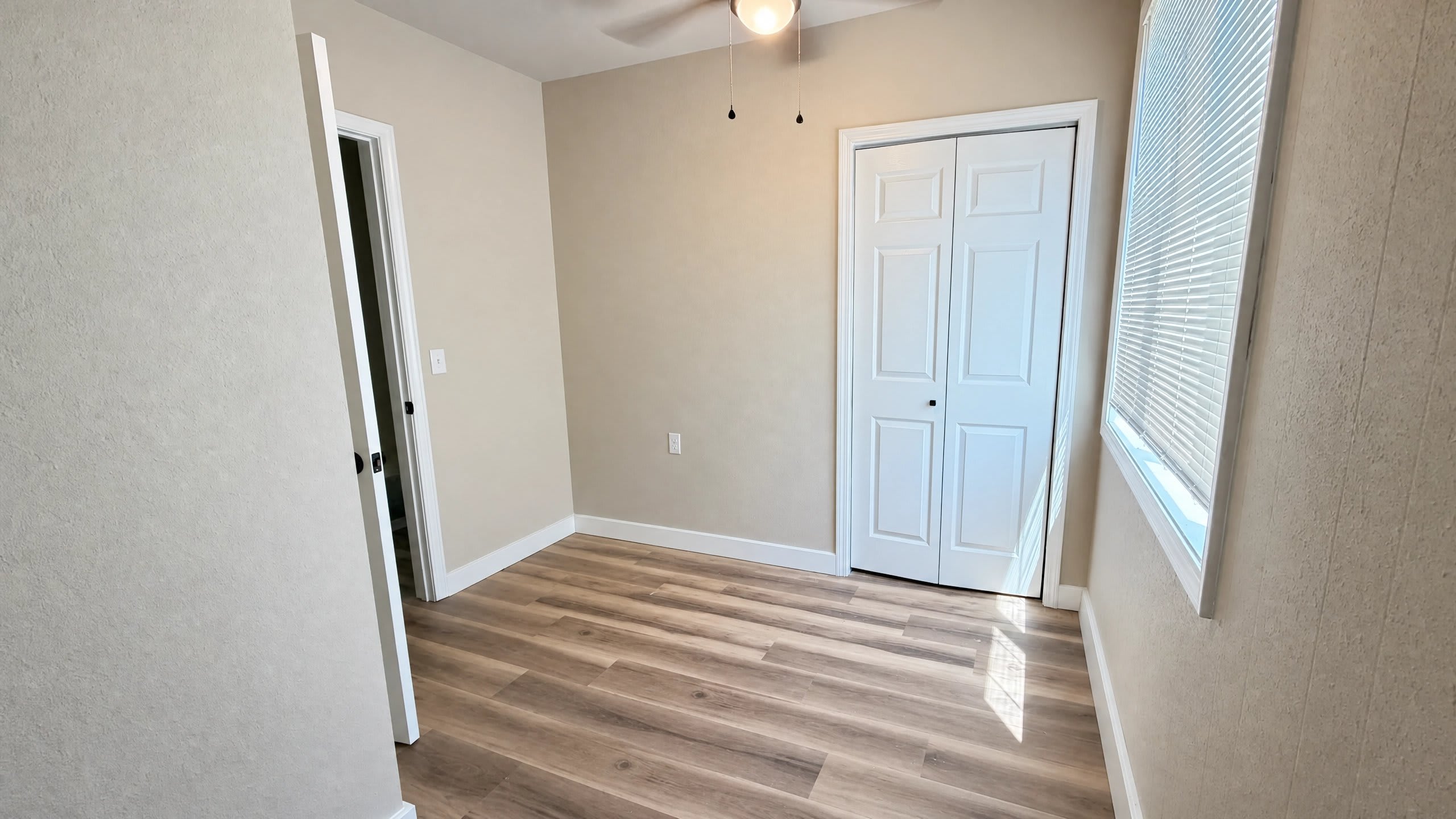 1129 Broadway Ave – photo 5