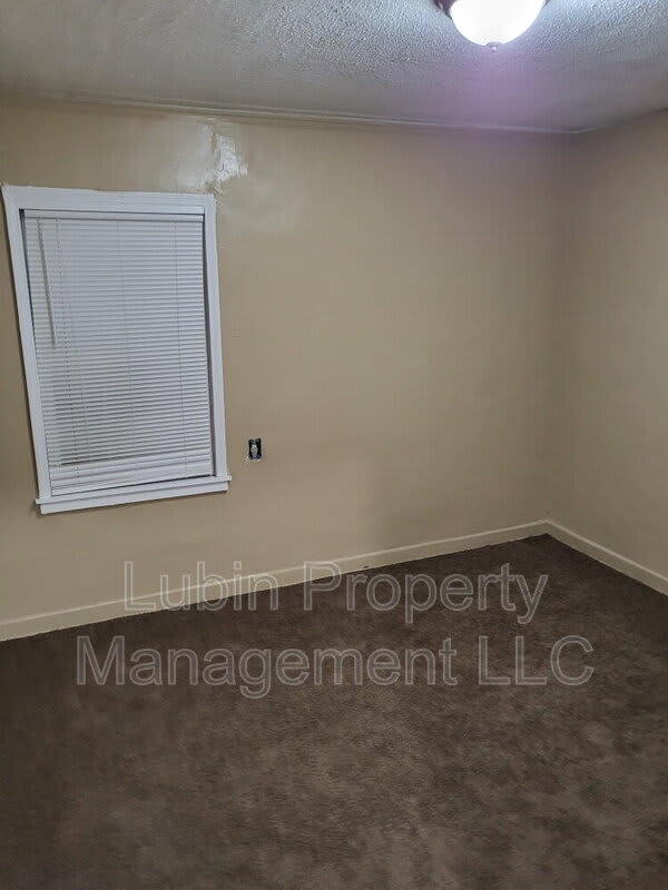 1368 Springdale St – photo 3