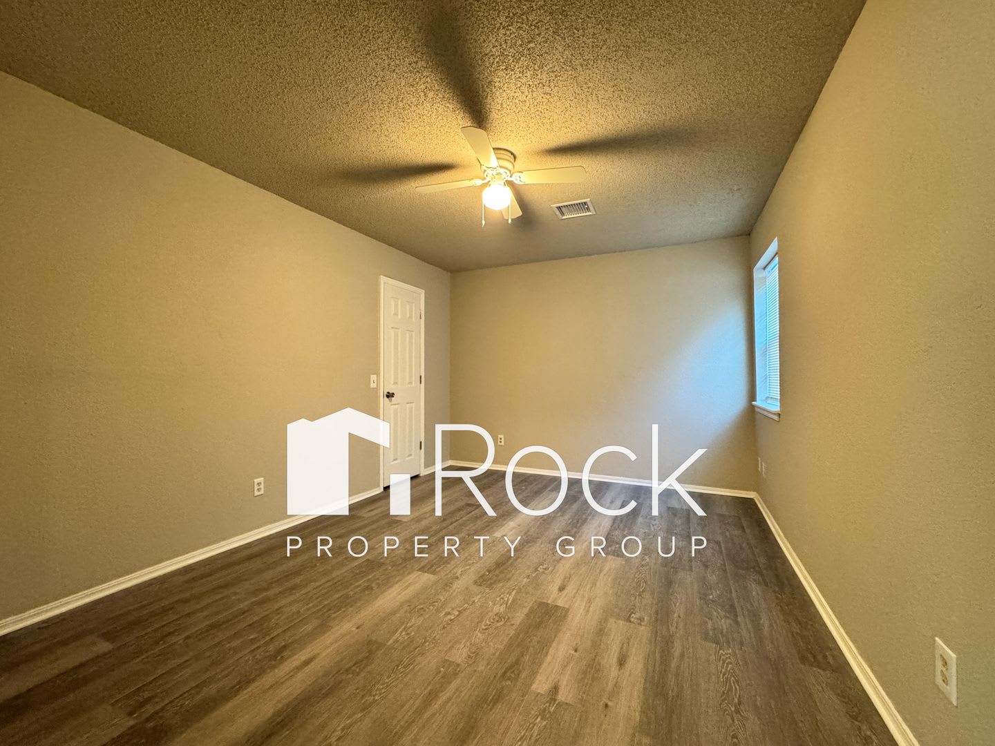 Move In by August 31 & Get $1,000 Off! 3 Bedroom Townhome in West OKC – photo 5