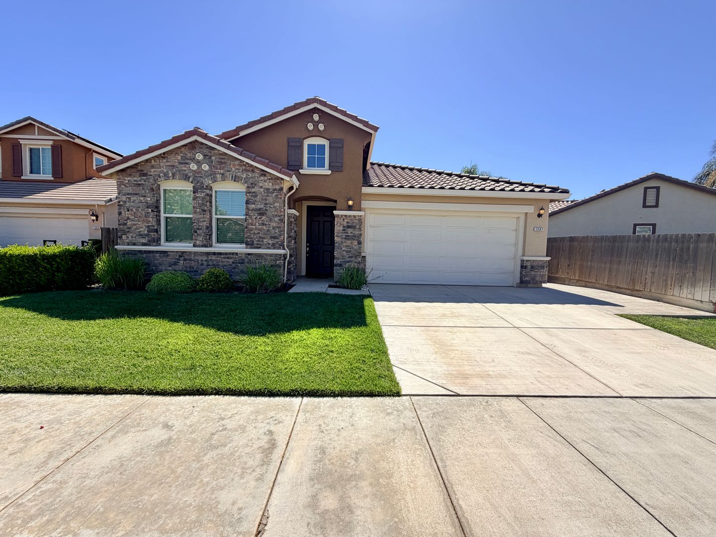 1587 Manzanita Way 4 Beds 3 Baths Landscaped Backyard Yard Service Included – photo 3