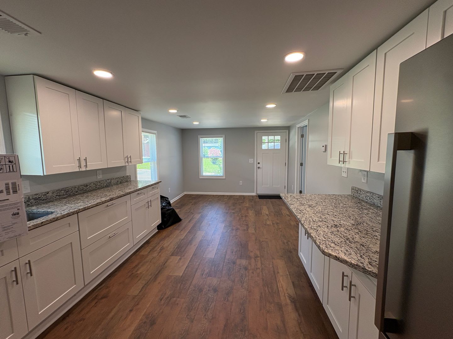 Modern Comfort Meets Small-Town Charm at 206 Hillcrest – photo 3