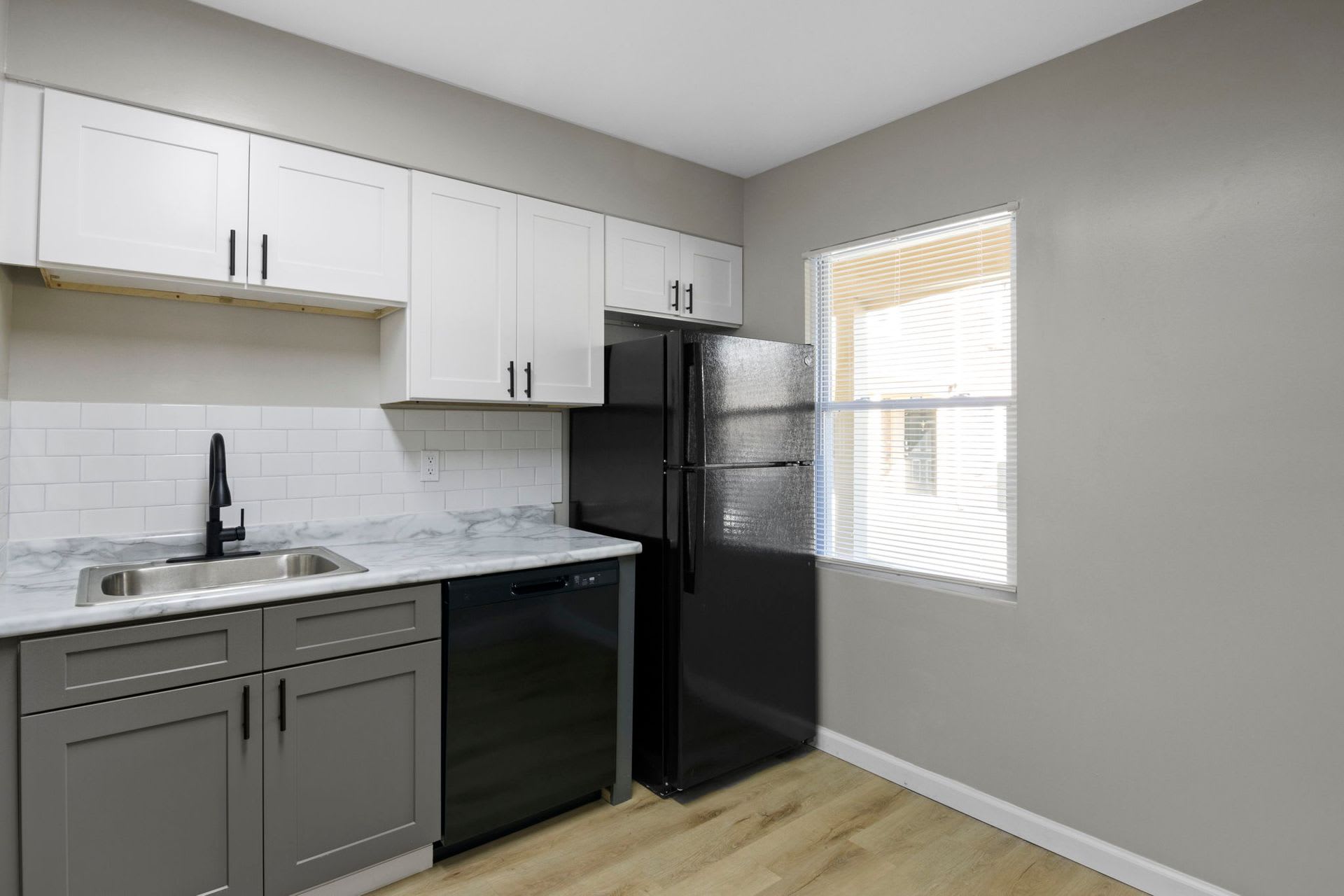 The Riverside Apartment Homes – photo 2