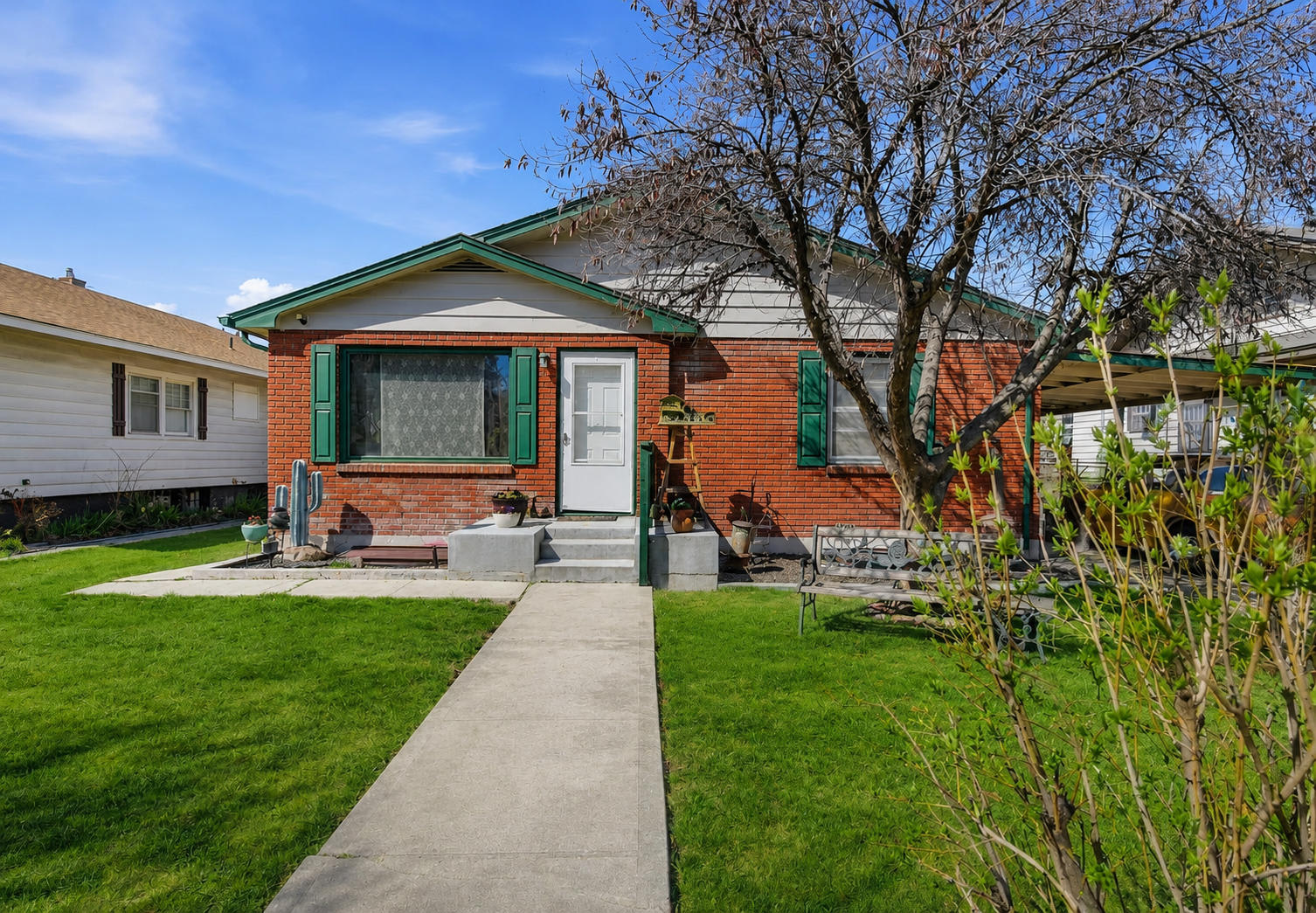 215 17th Ave S – photo 1