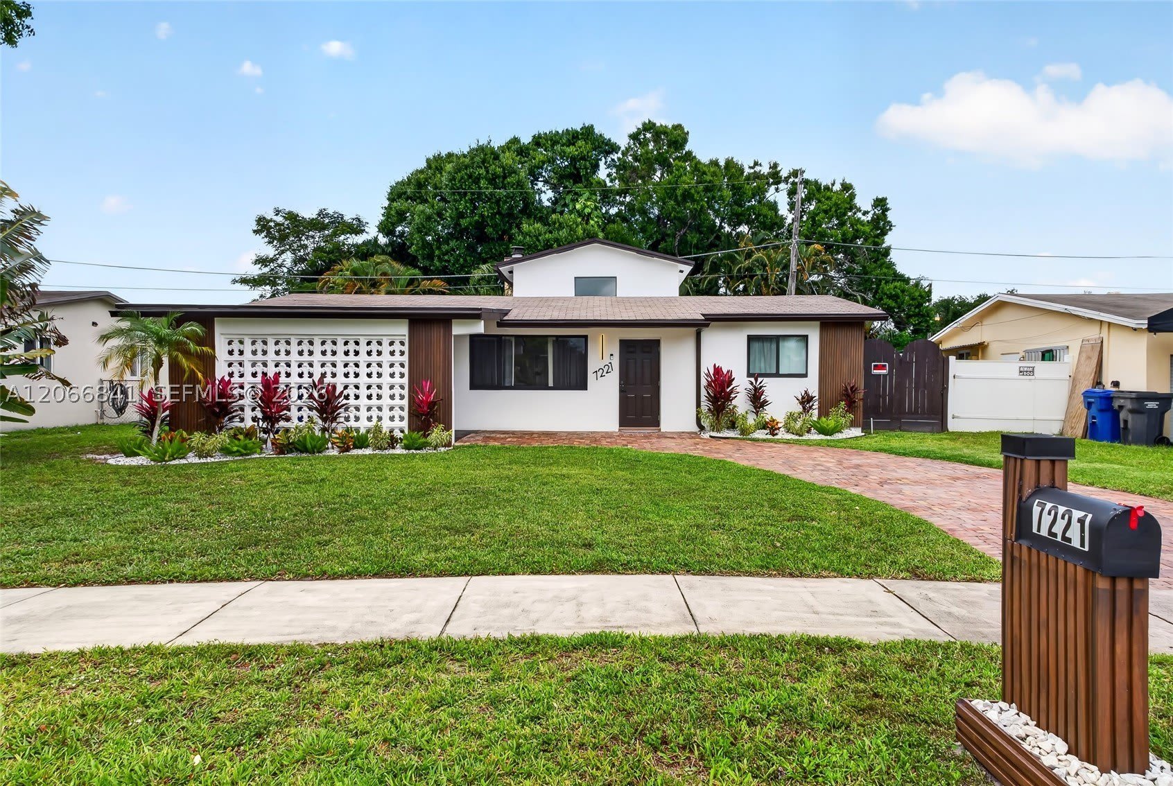 7221 Freedom St – photo 2