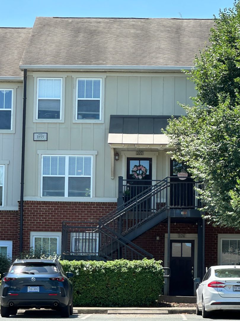 Woodlands Condo – photo 2
