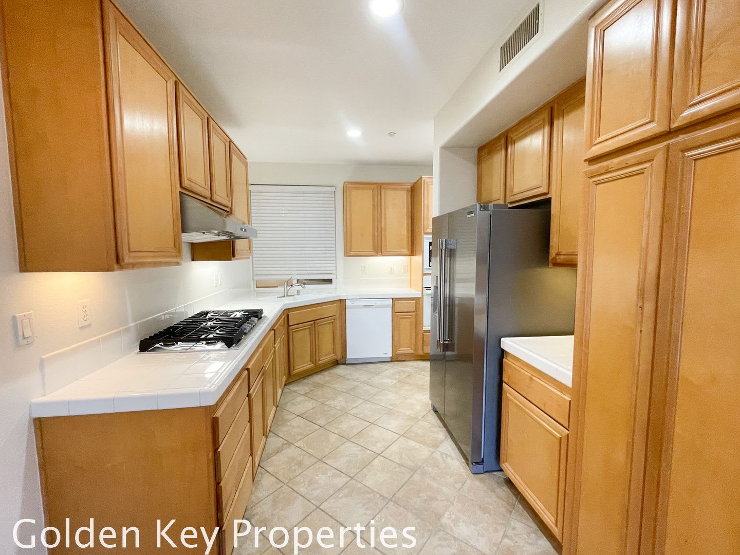 Beautiful First Floor Condo In Ocean Pointe With Lagoon Views – photo 2