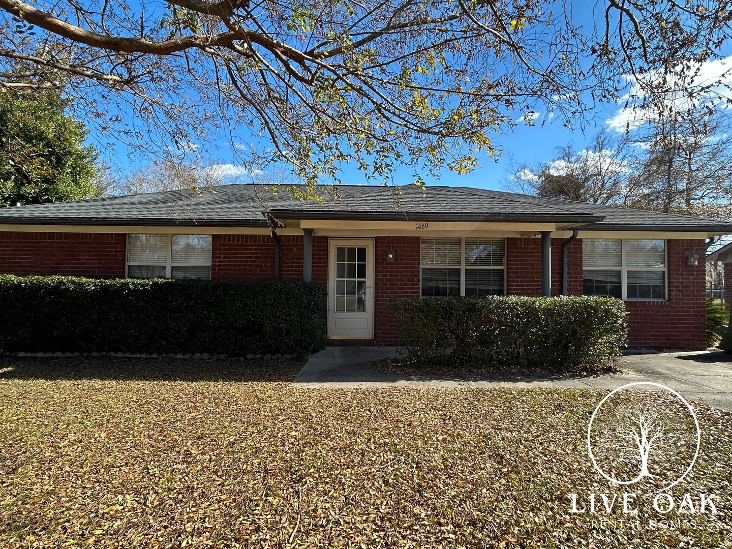 MOVE IN SPECIAL: $500 OFF 1ST MONTH'S RENT!** – photo 2