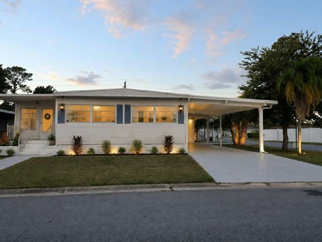 4809 4th St W – photo 1