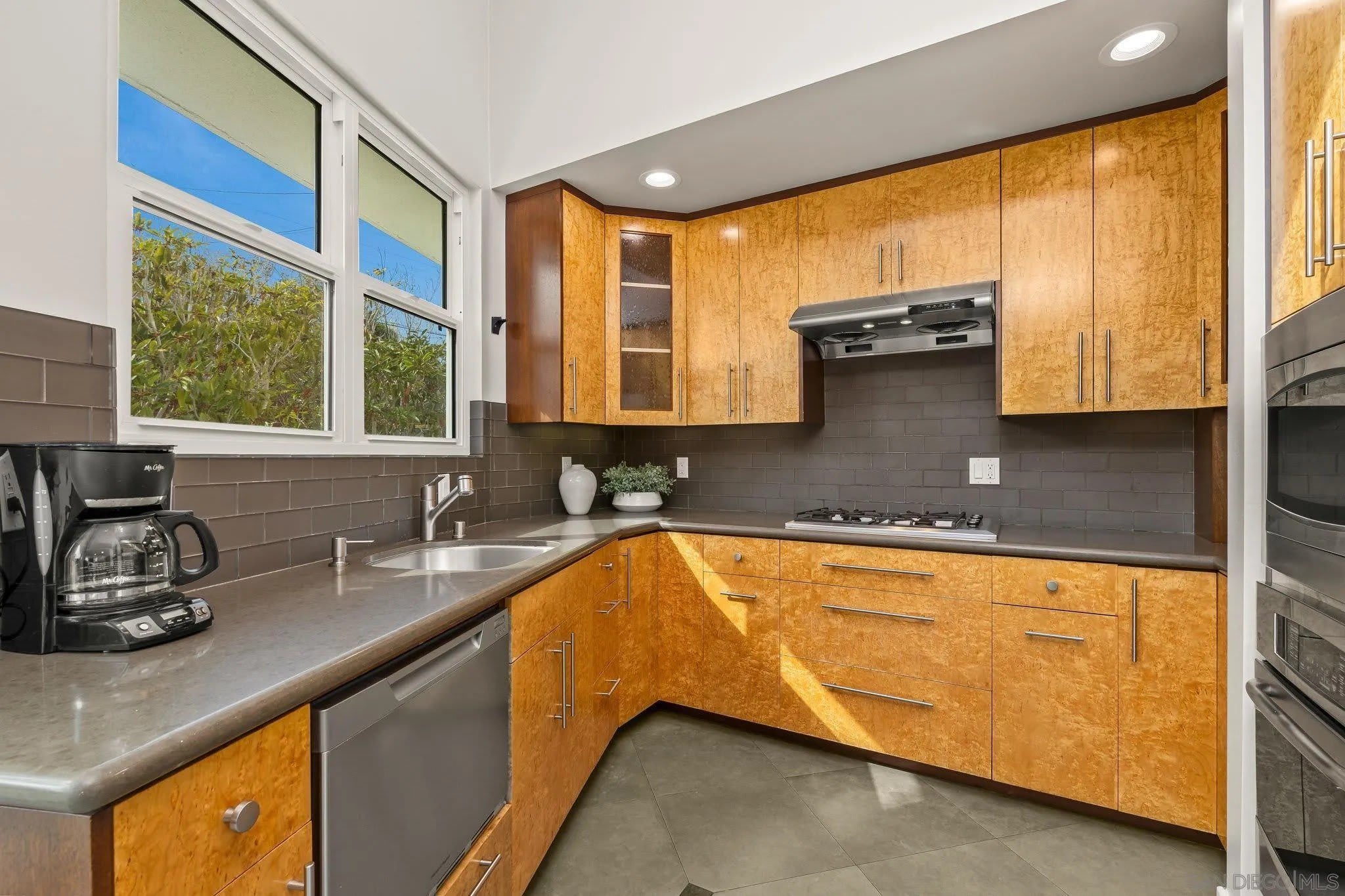 438 La Mesa Ave – photo 4