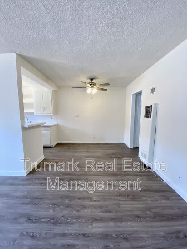 585 E Washington Blvd – photo 2