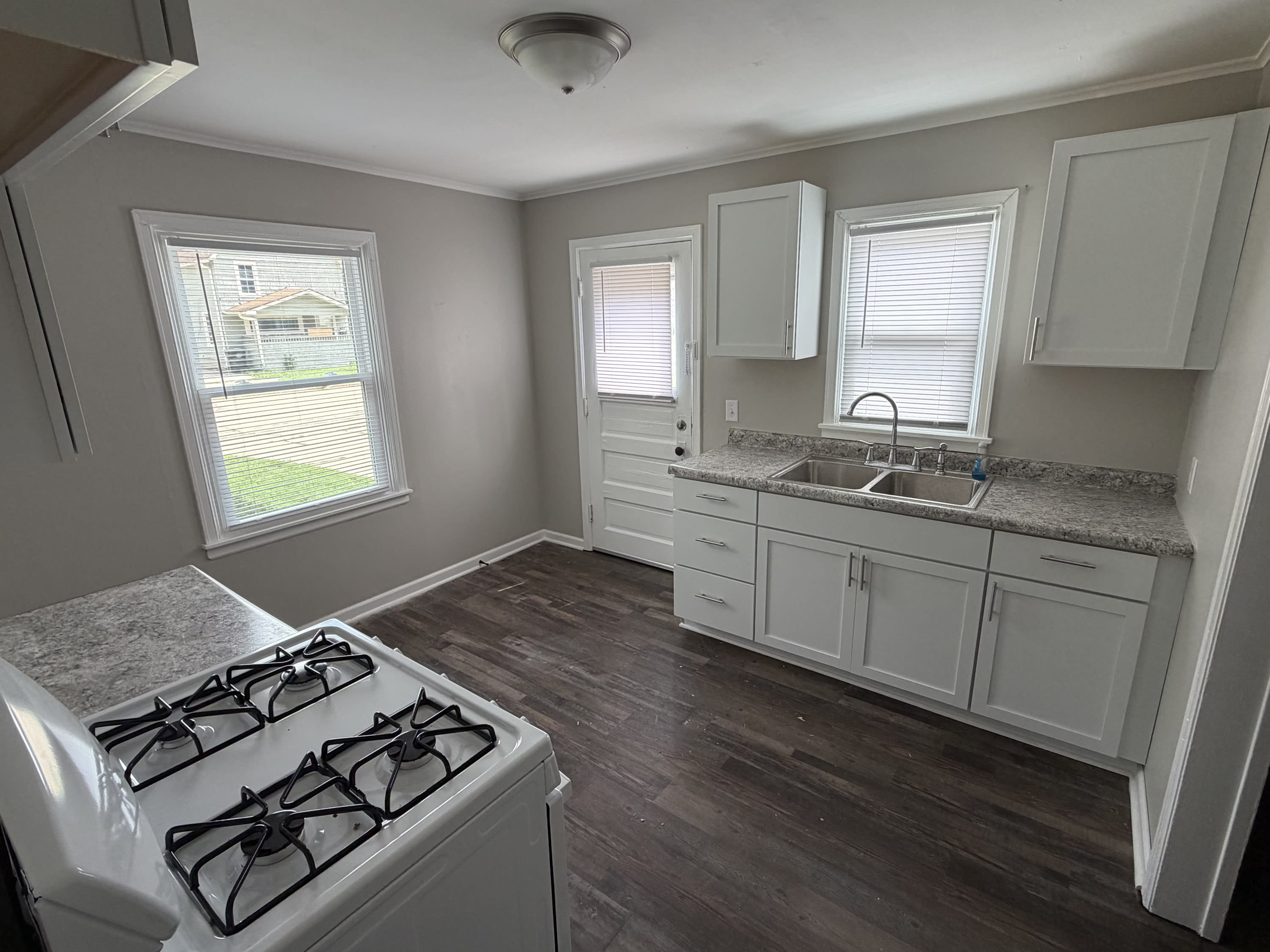 832 Garfield Avenue – photo 3