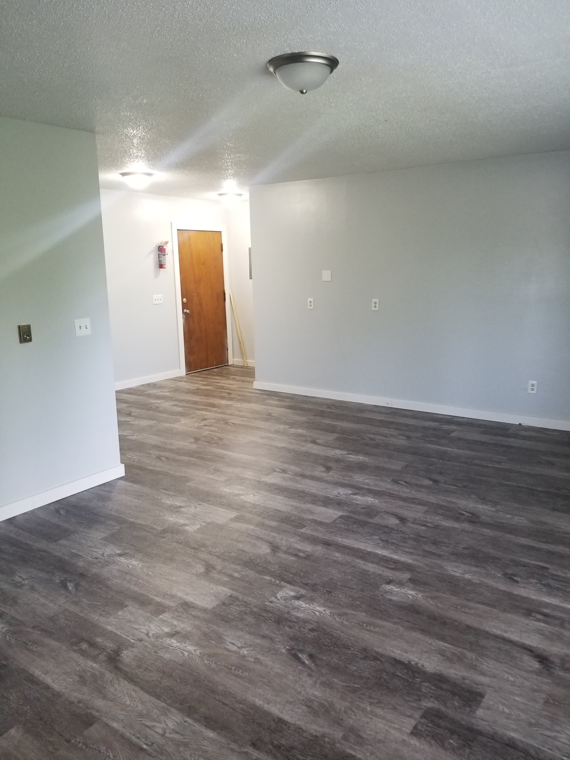 1112 Oakview Dr – photo 4