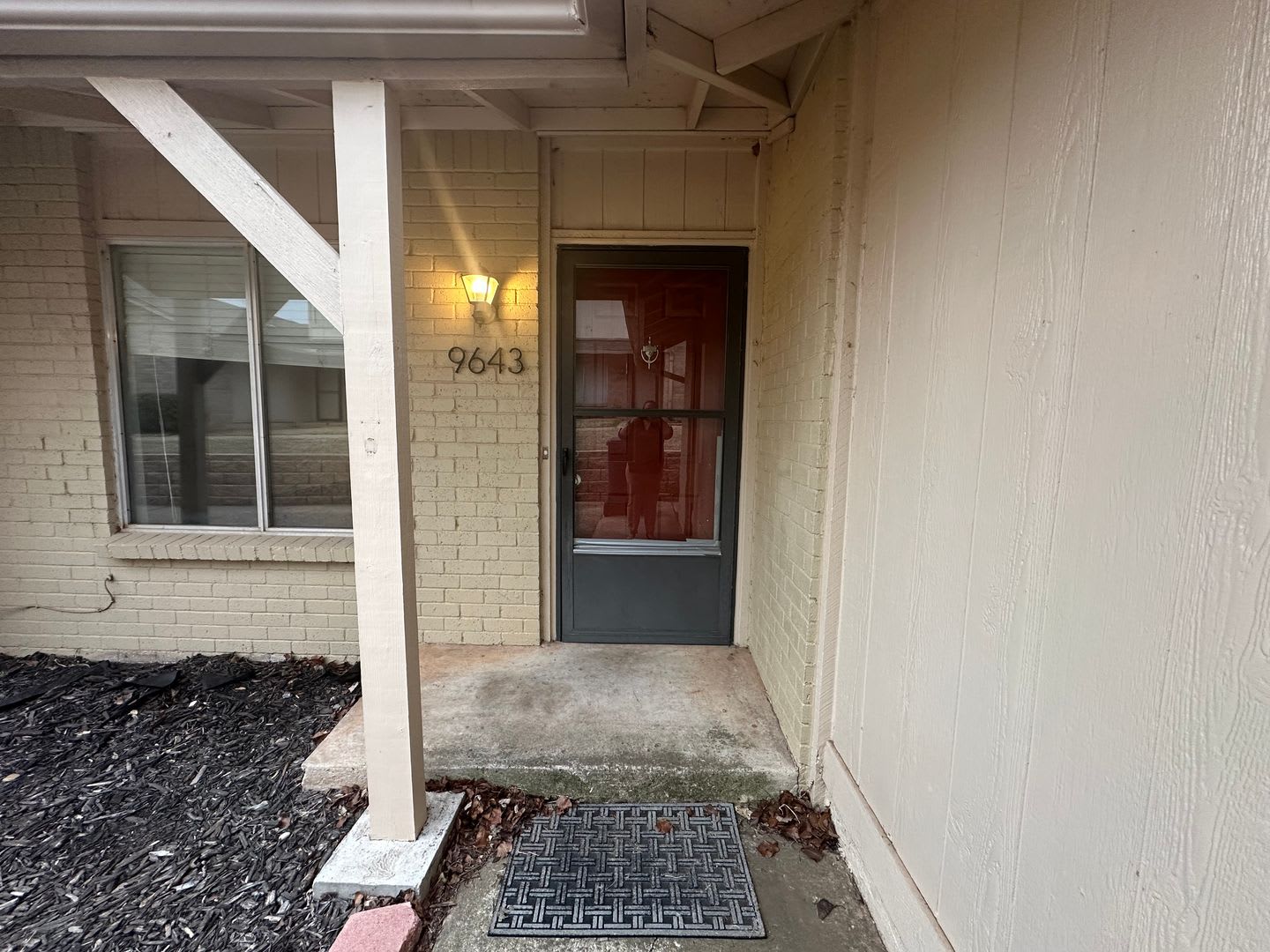 Beautiful 2 Bedroom 1 1/2 Bathroom Condo in Hefner Village – photo 2