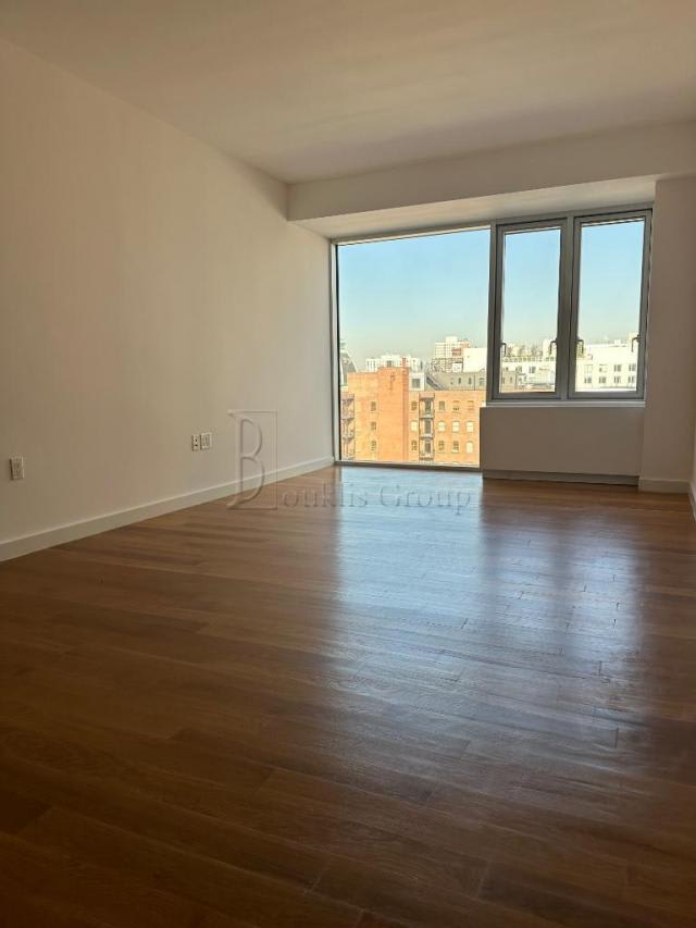 27 02 Crescent Street – photo 2