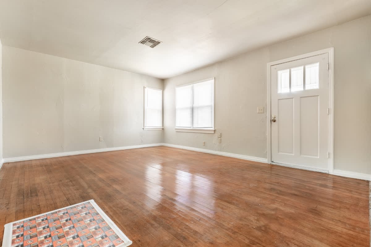 1216 East Campbell Street – photo 2