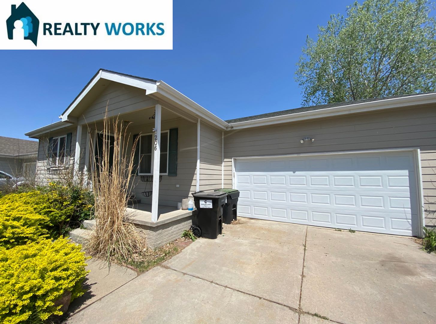Stunning 4 bedroom Home! – photo 1