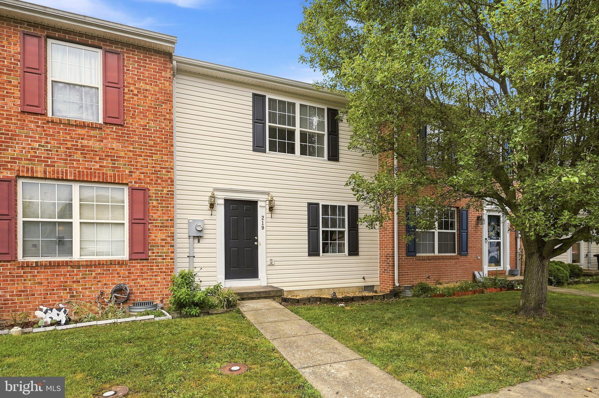 219 SURREY CLUB Lane – photo 2