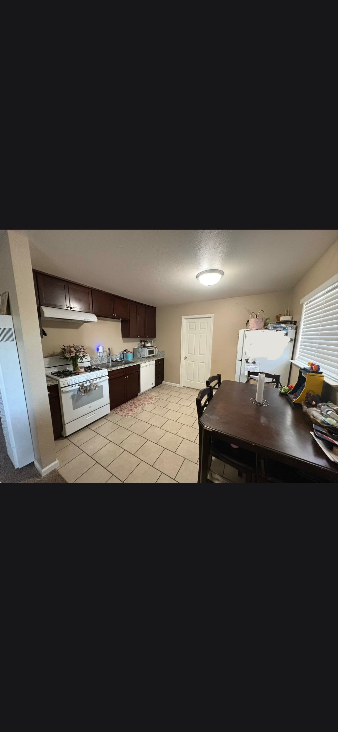 530 E H St – photo 4