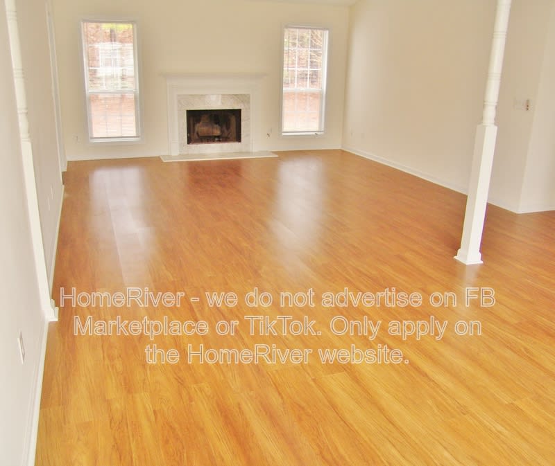 392 Shoal Cir – photo 2