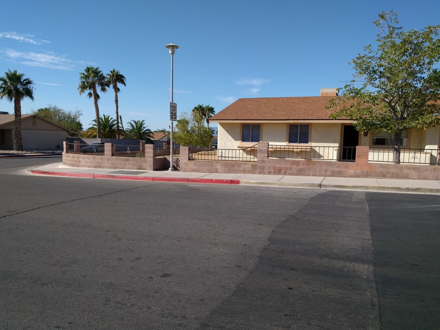 2 Weeks Free Rent Welcome Home To Boulder City Single Story 3 Beds 2 Baths 1 Car Garage Huge Yard – photo 2