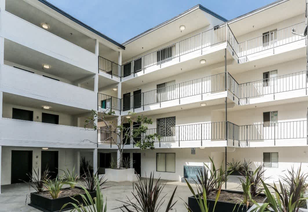 Park Tower Apartments – photo 2