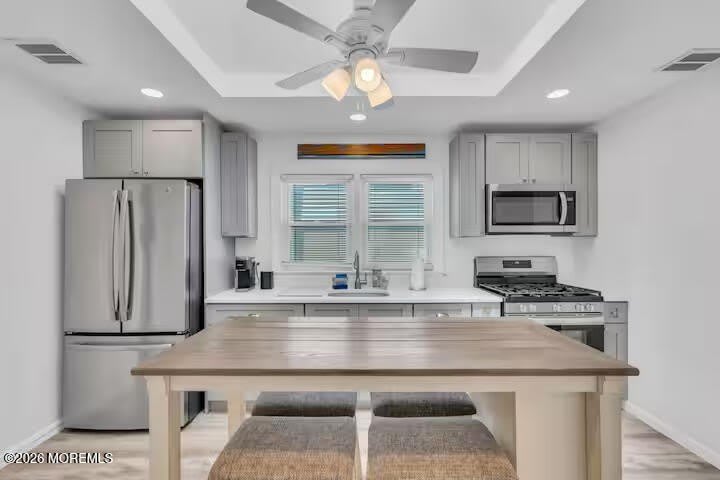 115 Dupont Avenue – photo 3