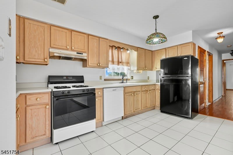 87 Cottage St – photo 4